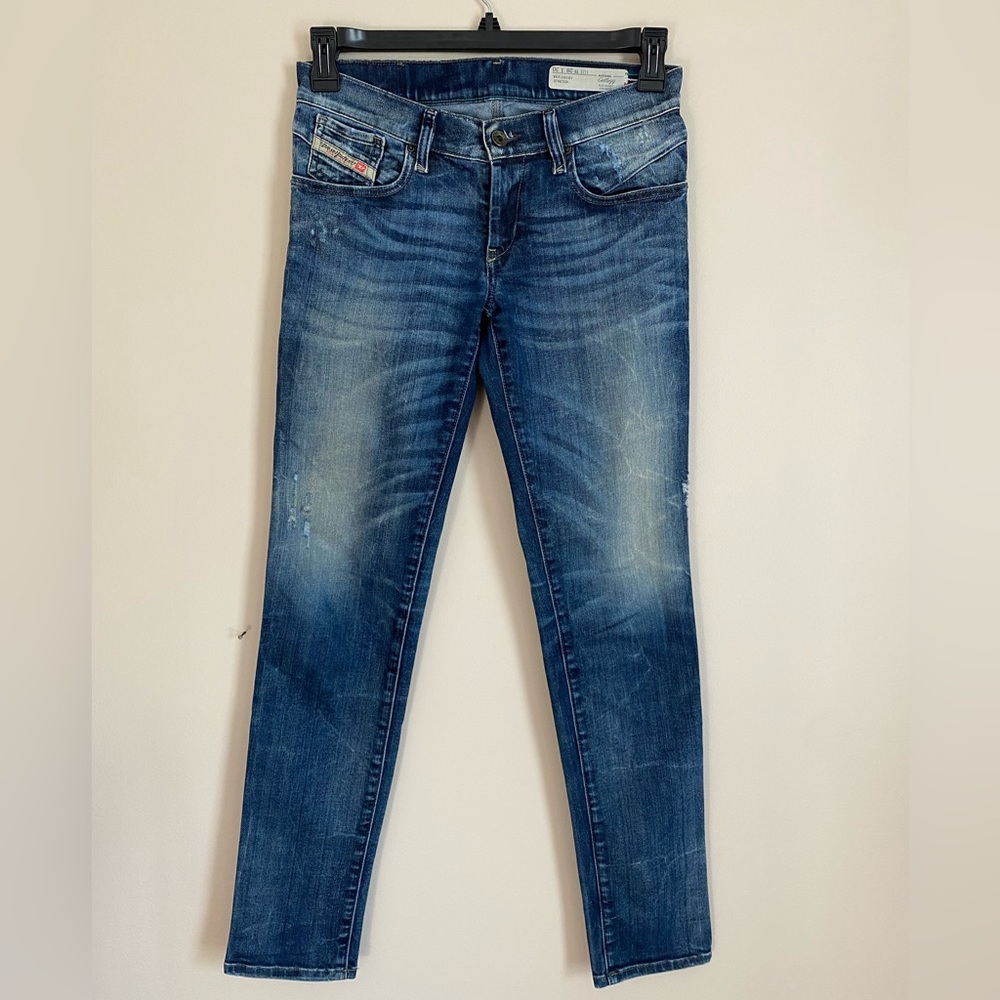 Diesel Made in Italy Slim Skinny Low Waist Jeans Size 28 with Inseam 29.5”